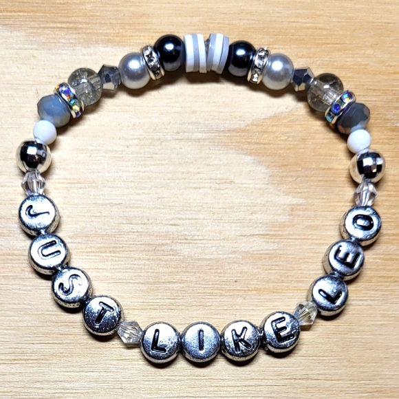 The Man- Taylor Swift Friendship Bracelet - Picture 3 of 5